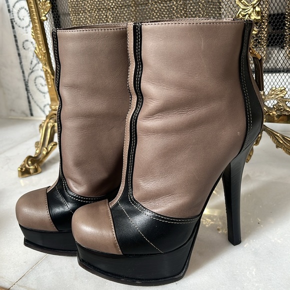 FENDI Fendista Taupe & Black Leather Platform Ankle Boots, Size 35 - Picture 4 of 16